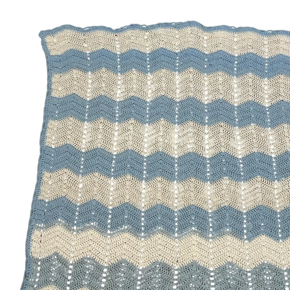 Handmade Crochet Baby Blanket Afghan White Blue Chevron‎ Ripple Soft 32x30